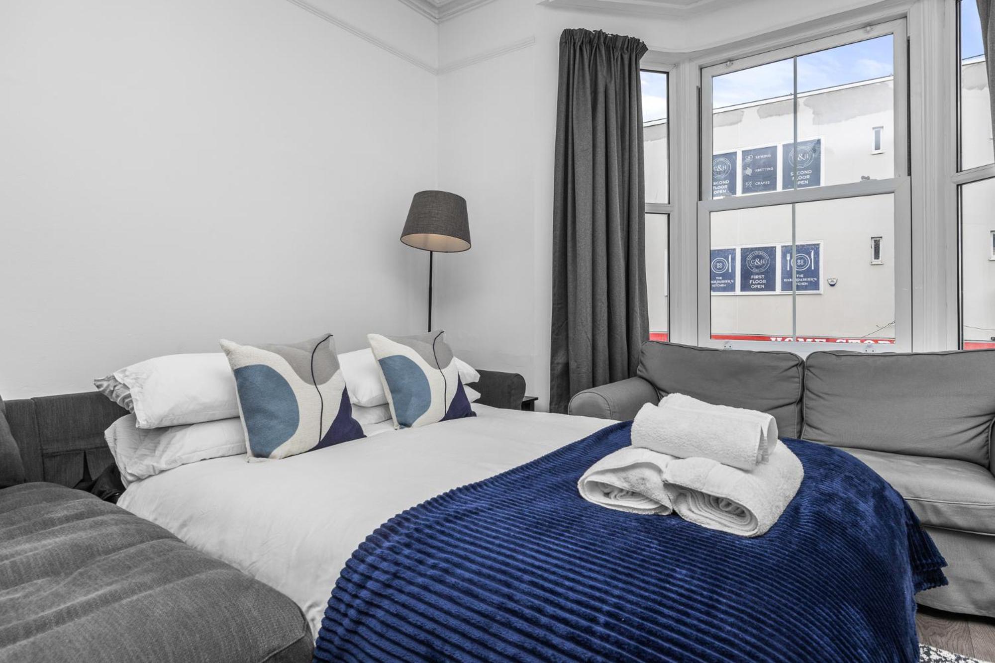 2 Bedroom Flat - With King Sized Beds, Netflix And Sky - Perfect For Contractors, Vacation Guests Or Those Relocating ブライトン エクステリア 写真