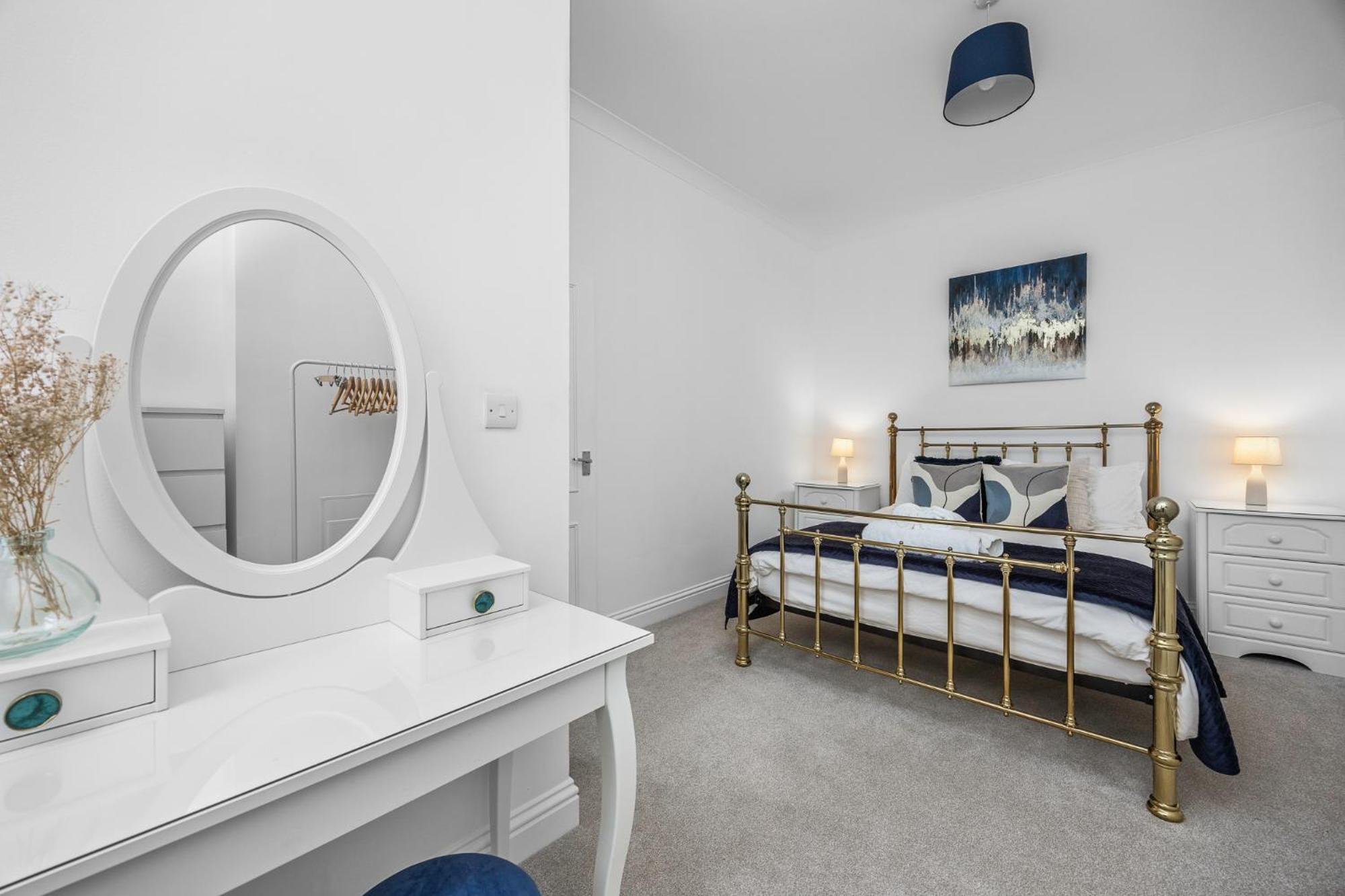 2 Bedroom Flat - With King Sized Beds, Netflix And Sky - Perfect For Contractors, Vacation Guests Or Those Relocating ブライトン エクステリア 写真